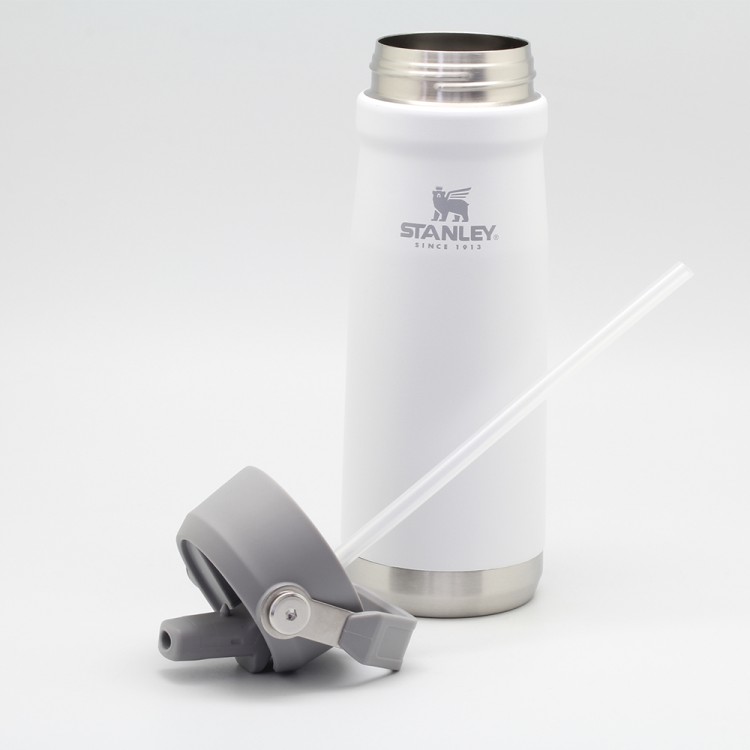 Термобутылка Stanley Classic Flip Straw 0,65L Белая